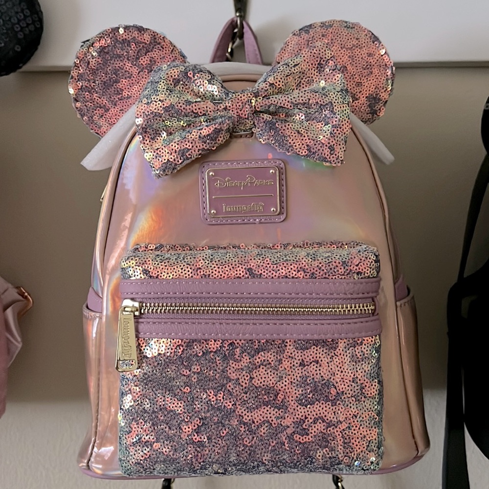 Loungefly Minnie Pink iridescent Mini Backpack
